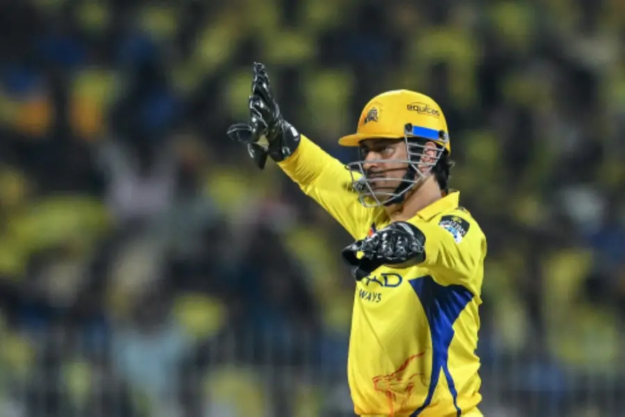 'Farmer' from Jharkhand shows Surya who the real boss is! | Watch vintage Dhoni behind stumps