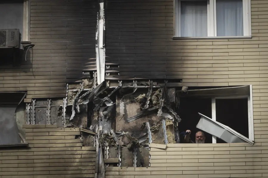 7 killed as Russia launches drone barrage across Ukraine ahead of ceasefire talks