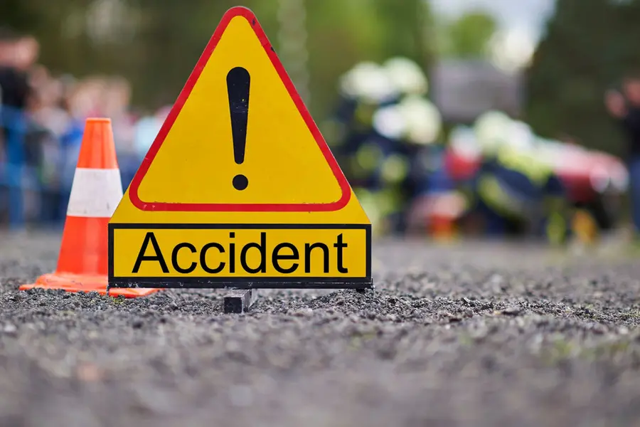 Bangladeshi tourist dies, 15 injured after bus overturns in Bhubaneswar