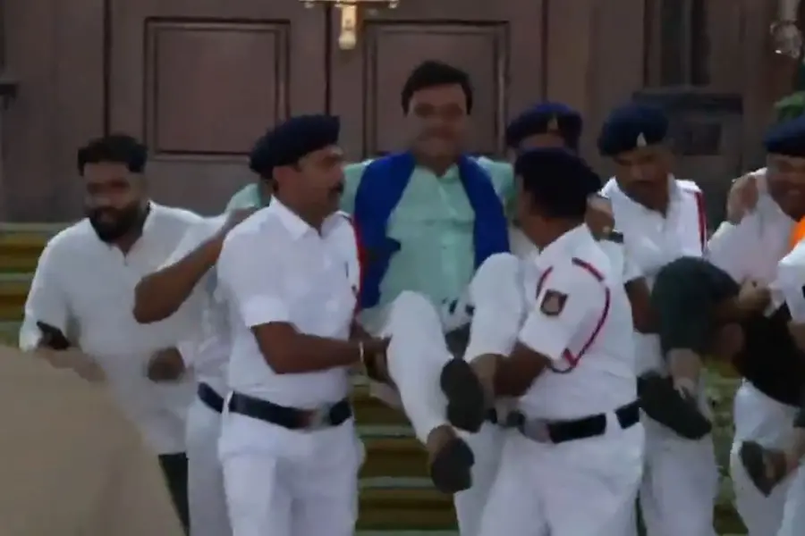 18 Karnataka BJP MLAs suspended from Assembly; removed by marshals