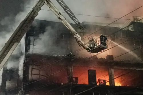 27 killed in commercial building blaze in Delhi's Mundka