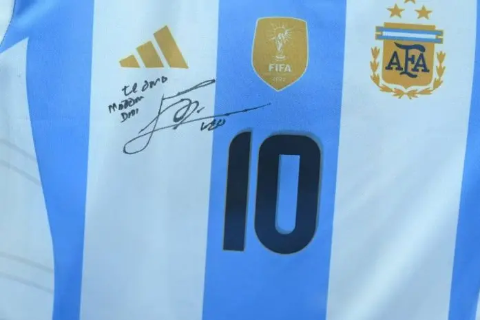 I received a jersey signed by Lionel Messi: Mamata Banerjee