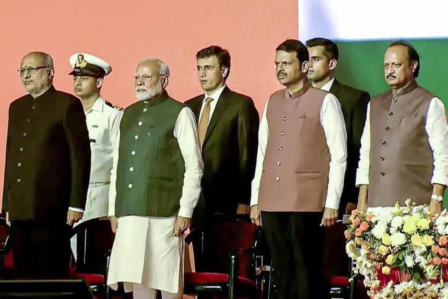 Items worth Rs 12 lakh stolen during Maha swearing-in ceremony; cops begin probe