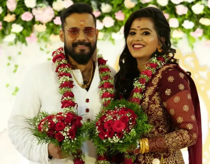 Actor Bala and wife Elizabeth at their weddding reception| Photo: Instagram|shalupeyad|