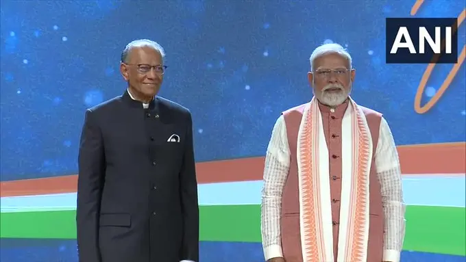 Mauritius PM Navinchandra Ramgoolam and Indian PM Modi during the event