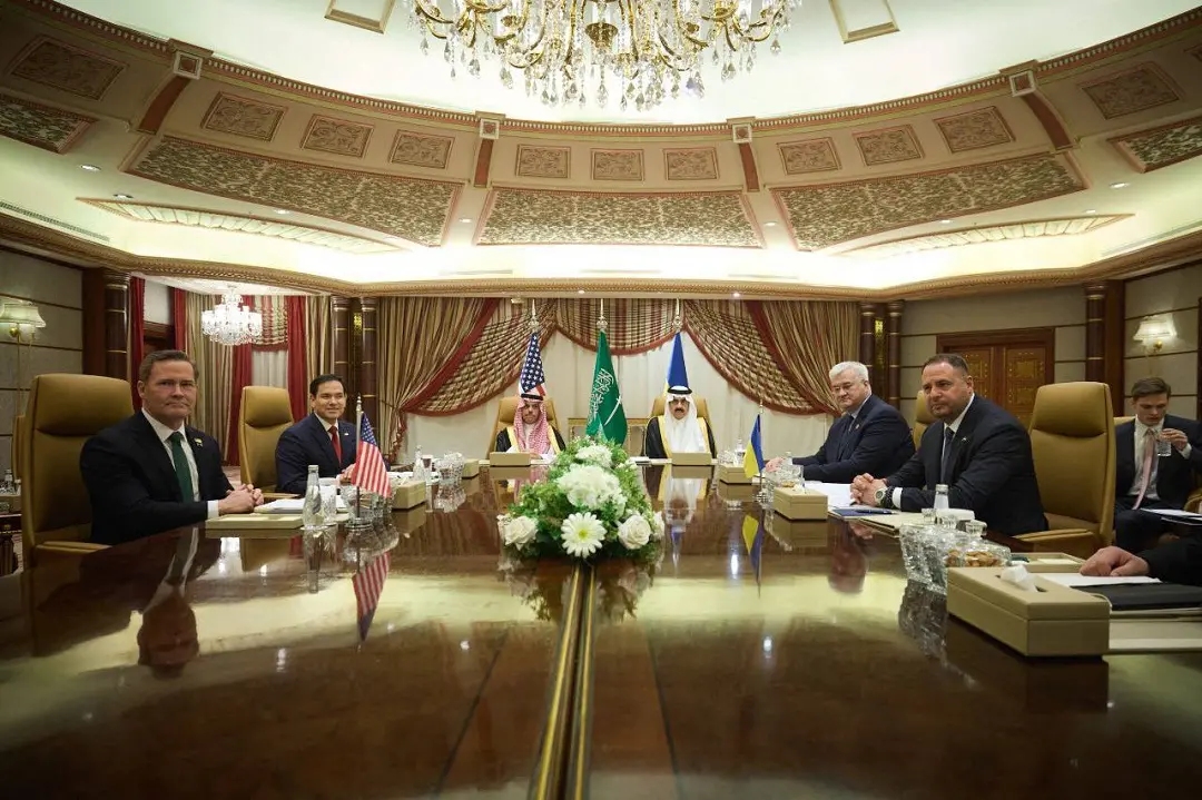 Ukraine's Head of the Office of the President Andriy Yermak (R), Ukrainian Minister of Foreign Affairs Andriy Sybiga (2nd R), US Secretary of State Marco Rubio (2nd L) and US National Security Advisor Michael Waltz (L) posing at the beginning of the Ukrainian and US delegations meeting, amid the Russian invasion of Ukraine | Photo: AFP
