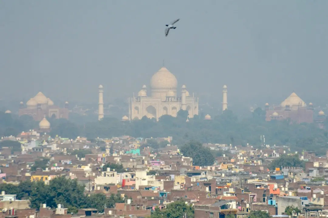 Taj Mahal amid smoggy conditions after Diwali | Photo: AFP