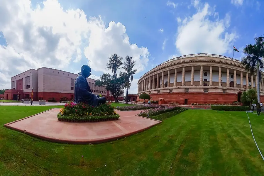 Lawmakers bid farewell to old parliament building, to meet in new building on Tuesday afternoon