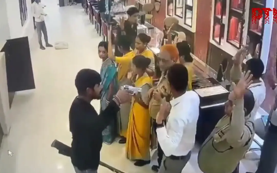 Scenes from the robbery at the Tanishq showroom in Bihar | Photo: Screen grab of X / PTI