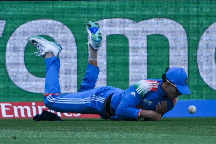 Sloppy fielding: India spills five catches in crucial CT final! | WATCH