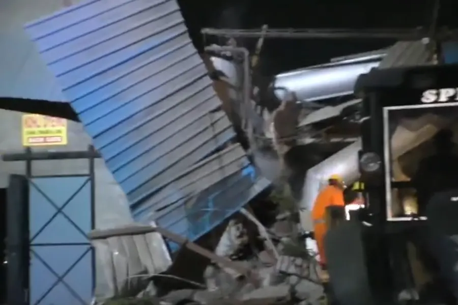 Multi-storey building collapses in Ludhiana; Several feared trapped | VIDEO