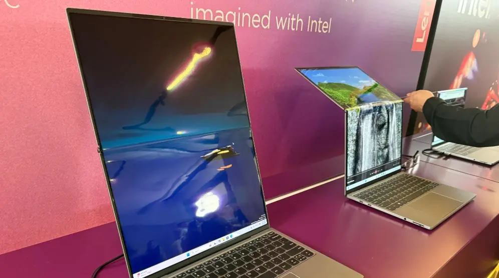 ThinkBook Flip AI at MWC 2025 | Photo credit: X/@bryanbma