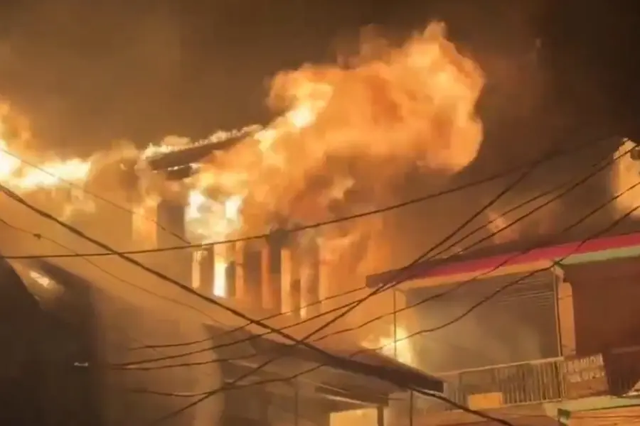Fire breaks out in Shopian’s Hergam market of Jammu and Kashmir