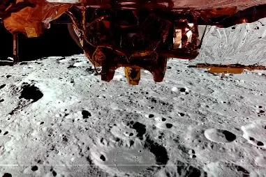 Private US spaceship hours away from daring Moon landing attempt