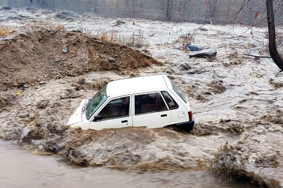 Heavy rains, snowfall, landslides bring normal life to a standstill in parts of Himachal | VIDEO