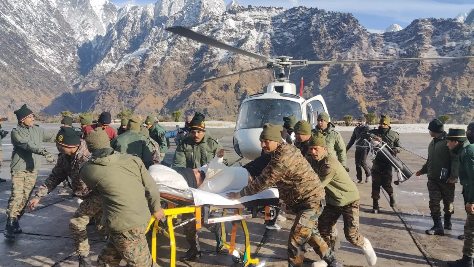 Rescue operation from avalanche site by Indian Army