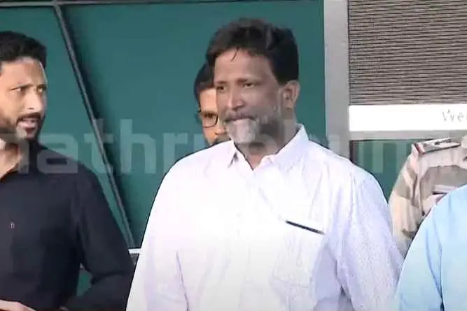 നീറുന്ന മനസ്സുമായി റഹീം നാട്ടിലെത്തി, ഇനിയെന്ത്? മക്കളില് ഒരാൾ ചുറ്റികയ്ക്കിരയായി, മറ്റൊരാൾ ജയിലിൽ
