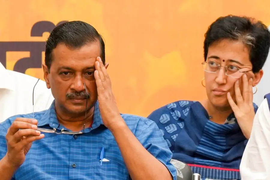 Monopolies, ₹2,002 crore loss: CAG report exposes AAP govt's liquor policy in Delhi