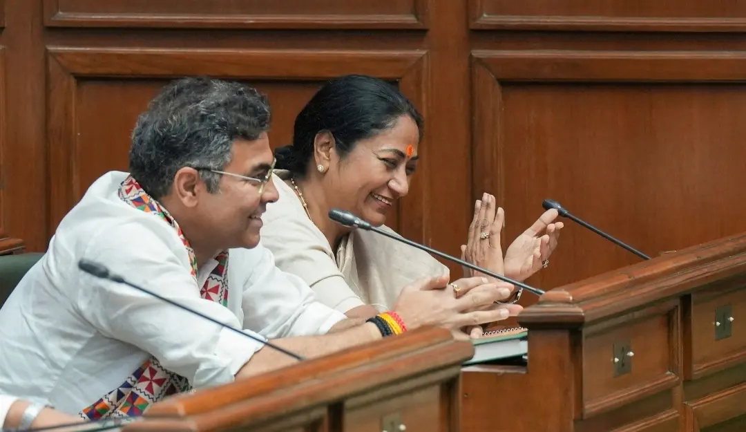 Delhi Chief Minister Rekha Gupta with cabinet minister Parvesh Verma during the first day of the Delhi Legislative Assembly session.
