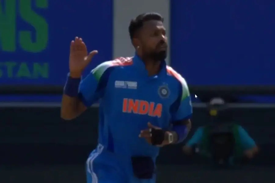 IND vs PAK: Hardik Pandya takes Babar Azam's wicket, celebrates with 'bye,bye' gesture | WATCH