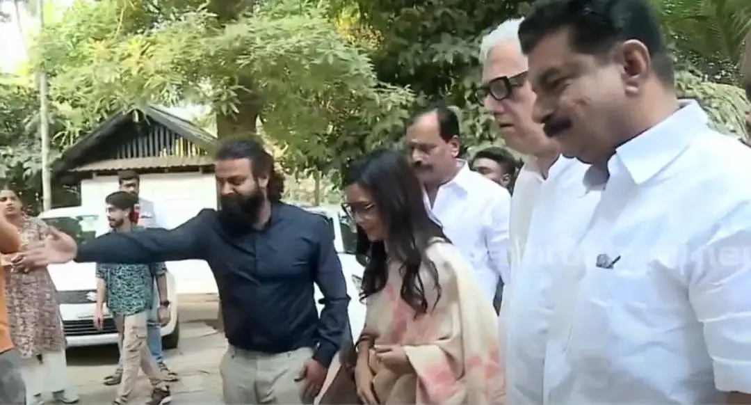 TMC leaders Mahua Moitra and Derek Obrien reach Panakkad accompanied by PV Anwar