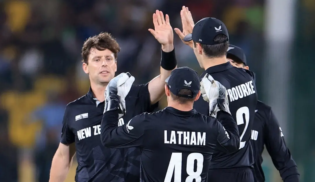 New Zealand's Matt Henry and teammates celebrate the wicket of Pakistan's Shaheen Shah Afridi during their ICC Champions Trophy 2025 at National Stadium in Karachi. | Photo: Reuters