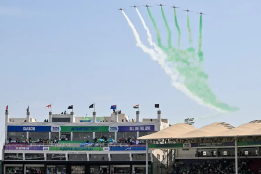 Champions Trophy: Spectacular show by Pakistan Air Force leaves players stunned | WATCH