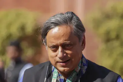 Congress mouthpiece criticises Shashi Tharoor over remarks on Kerala's entrepreneurial growth