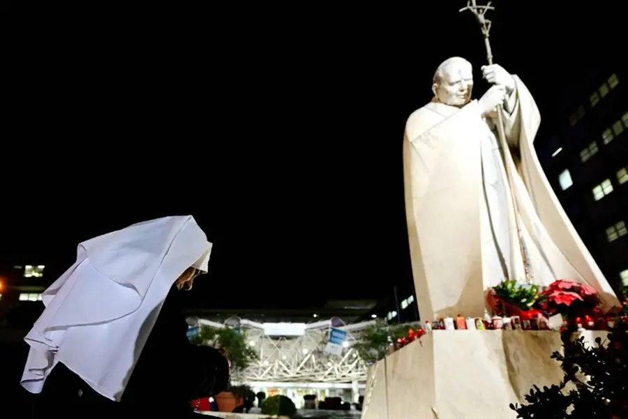 Pope Francis has double pneumonia, Vatican provides update
