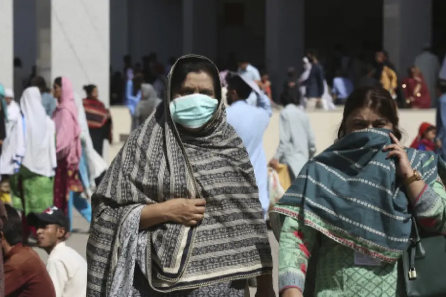 Time to raise guard? Karachi witnesses unusual rise in respiratory diseases; Precautions in place