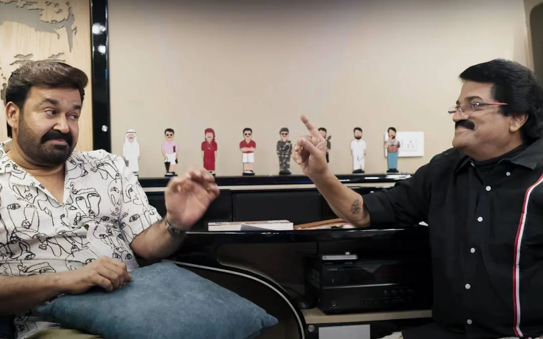 Mohanlal and MG Sreekumar | Photo: Screen grab/ Sony Music South