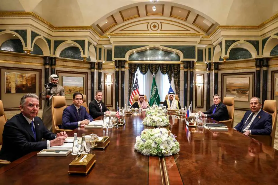US Middle East envoy, Secretary of State Marco Rubio, National Security Advisor Mike Waltz, Saudi Arabia's Foreign Minister Prince Faisal bin Farhan al-Saud, National Security Advisor Mosaad bin Mohammad al-Aiban, the Russian president's foreign policy advisor Yuri Ushakov, and Russia's Foreign Minister Sergei Lavrov attend a meeting together at Riyadh | Photo: AFP