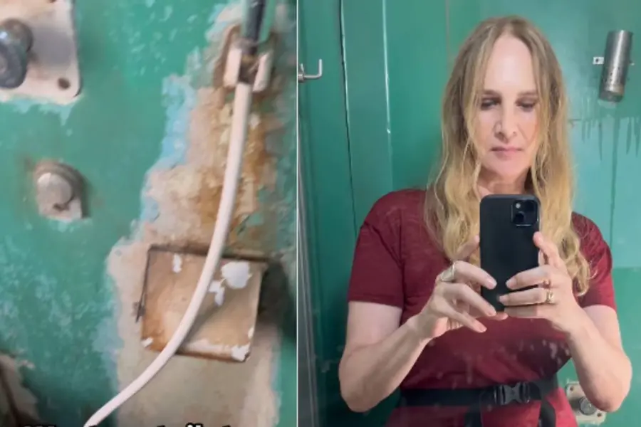 Foreigner’s video of 'western toilet' on Indian train draws criticism | WATCH