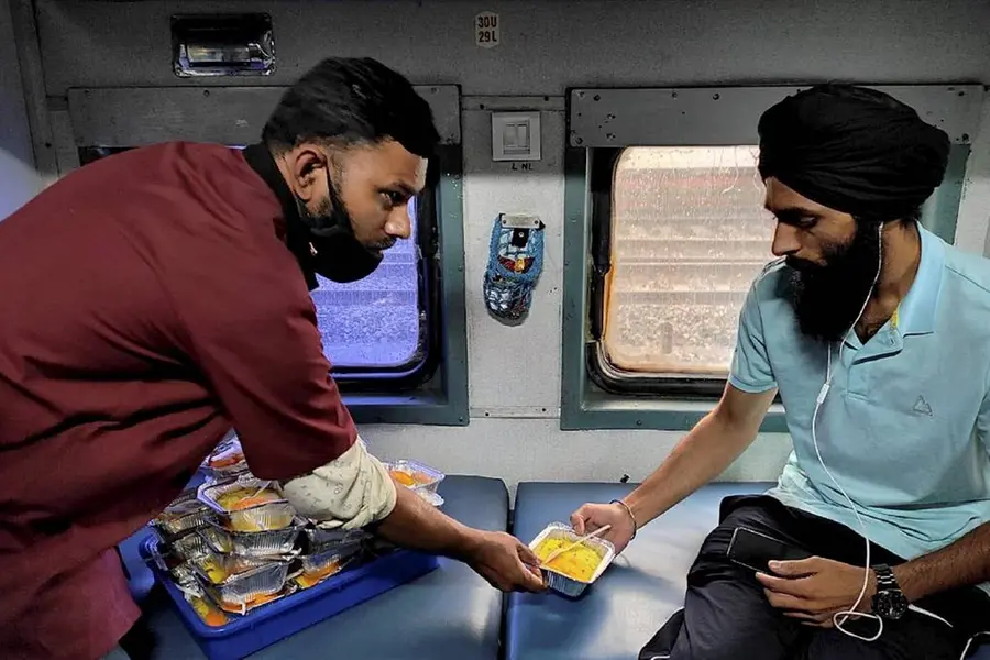 Complaint over food served in trains surge by 500% in last 2 years, says RTI reply