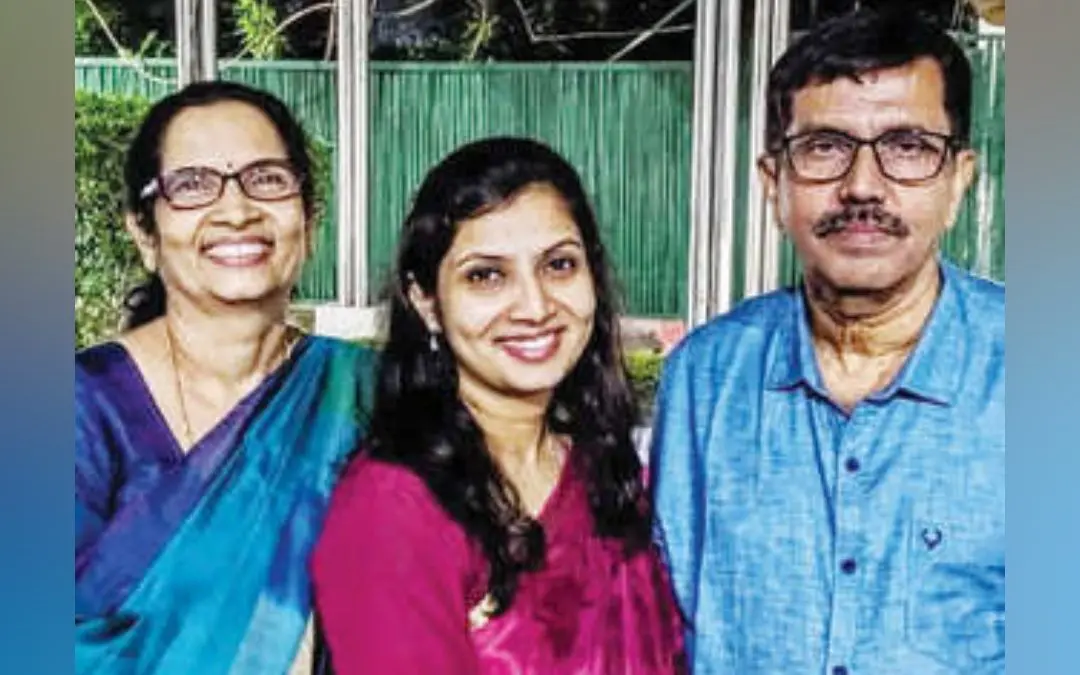 Saumya Rajeshwaran Nair with her parents