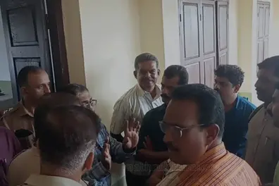 Backdoor appointment: Congress workers stage protest against MK Raghavan MP in Kannur
