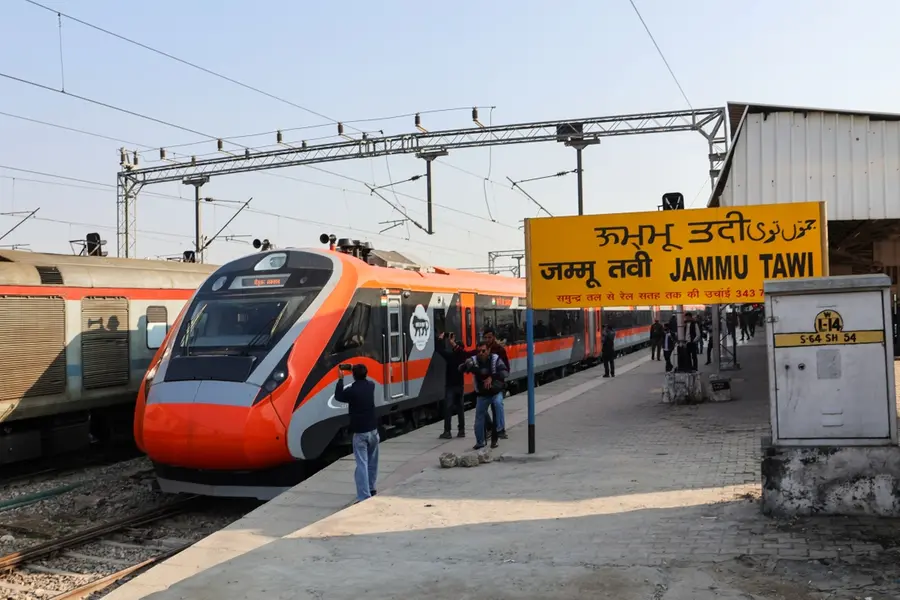 Trial run of first Vande Bharat train from Shri Mata Vaishno Devi Katra to Srinagar begins | WATCH