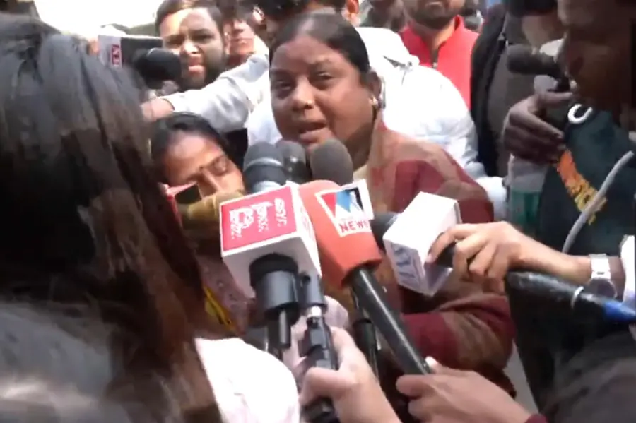 'The crowd became uncontrollable': Woman recalls horror of Delhi railway station stampede | VIDEO