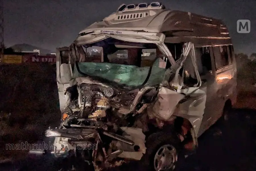 3 dead, 17 injured as Sabarimala pilgrims’ vehicle collides with private bus in TN