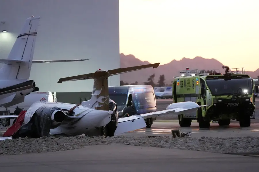 One dead in private jet crash at Scottsdale Airport in Arizona | VIDEO