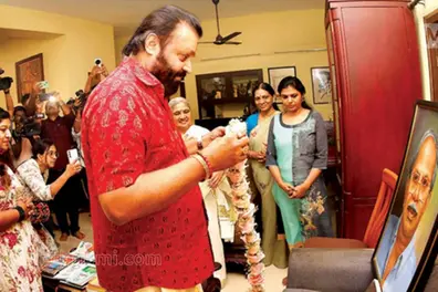 ‘Oru Vadakkan Veeragatha’ in theatres! Suresh Gopi, who played Aromal, bows to MT’s greatness