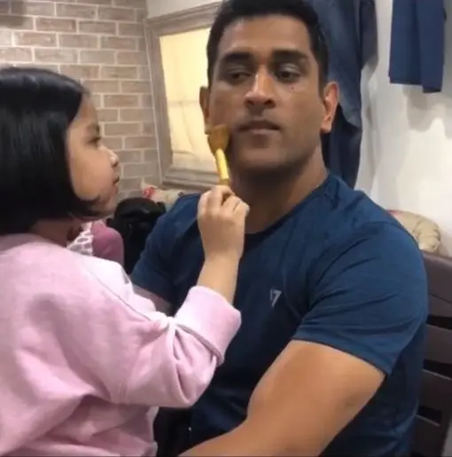 Ziva and Dhoni (Photo: screengrab from instagram|sapnabhavnani)