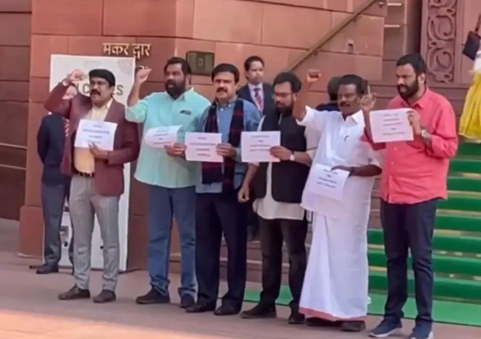 Kerala MPs protesting outside parliament building | PTI