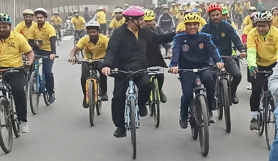Union Minister of Youth Affairs and Sports, Mansukh Mandaviya participates in the 'Sunday on Cycle' event. (Photo: X)