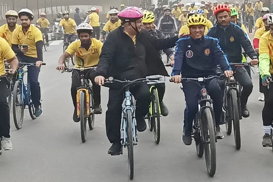 Mandaviya joins 'Sunday on Cycle' event to fight obesity, doctors and athletes join | WATCH