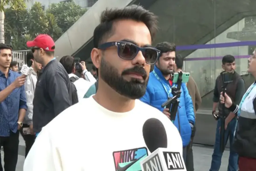 Kohli’s doppelgangers flock to Jaitley stadium amid star’s flop show | WATCH