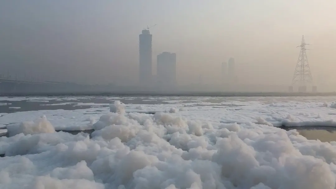 Toxic foam seen floating on the Yamuna River, as pollution level in the river continues to remain high at Kalindi Kunj in New Delhi | Photo: ANI