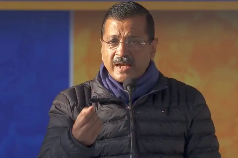 EC orders Kejriwal to submit evidence on Yamuna water poisoning claims