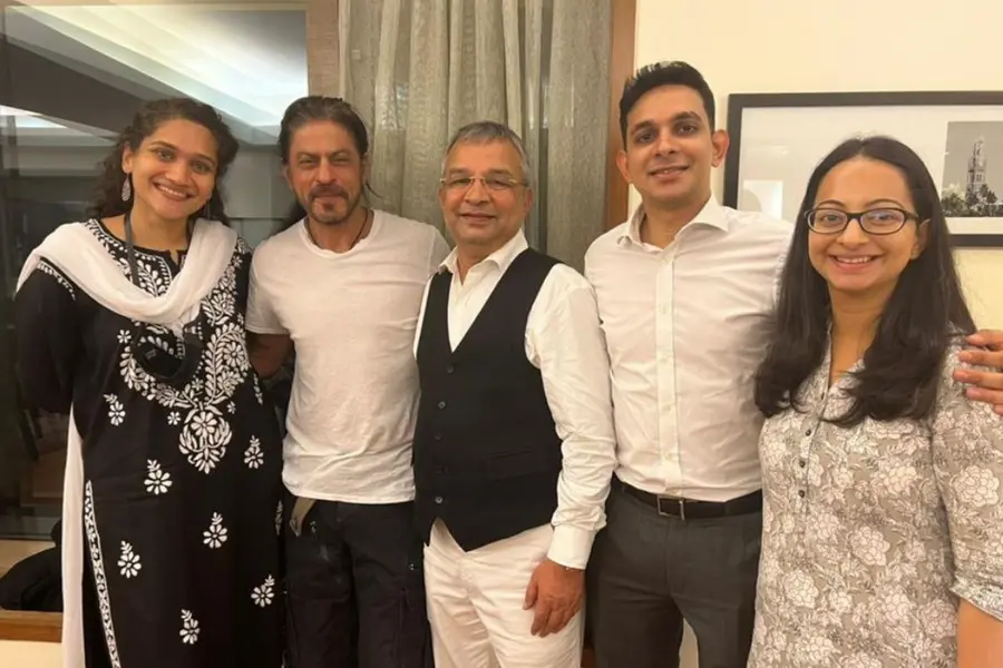 Shah Rukh Khan's first picture out after son Aryan's bail
