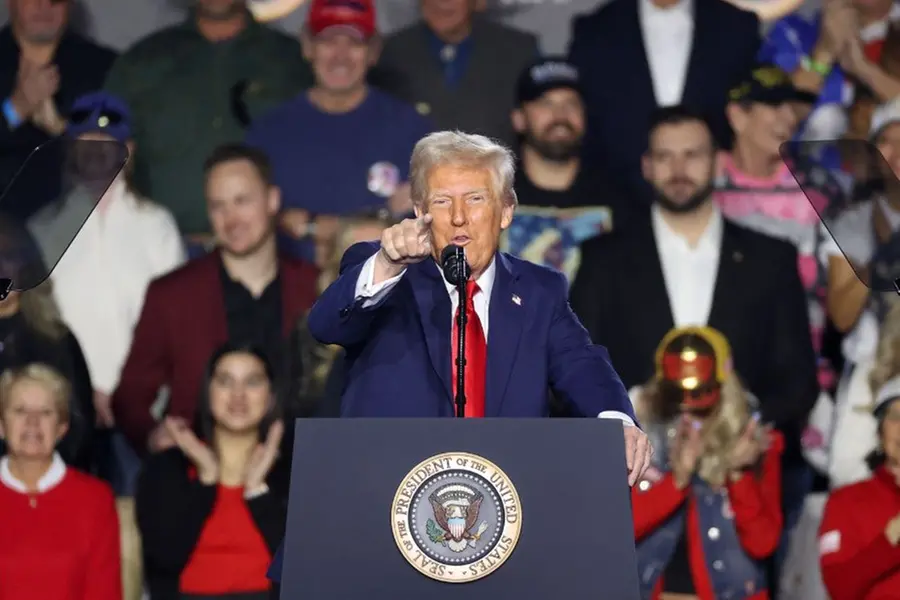 Trump reaffirms promise to end taxes on tips at Las Vegas rally